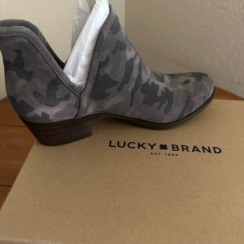 Lucky Brand Bashina2 Women's Ankle Boots in Titanium Camo Suede